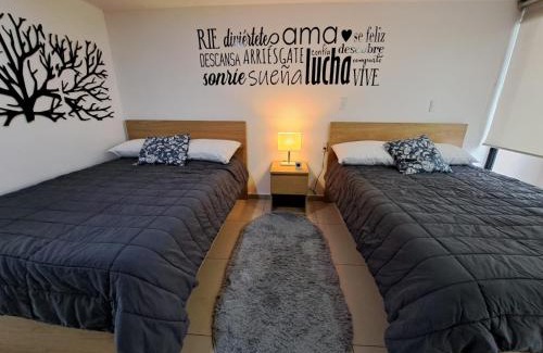 Ciudad Lopez Mateos Apartment | S06 DOBLE CAMA MATRIMONIAL Premium Suite Frente al TEC CEM con Cocineta WiFi Balcón Parking Terraza