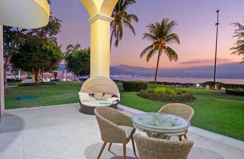 Marina Vallarta Villa | Seafront Villa - Puerto Vallarta