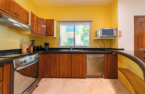 Crucecita Condo | Seaside Marina View Condo