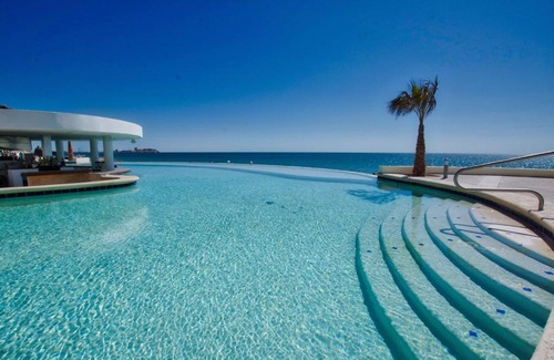 Sandy Beach Villa | Stunning 4 Bedroom Beach Villa on Sandy Beach at Las Palmas Beachfront Resort V10 villa