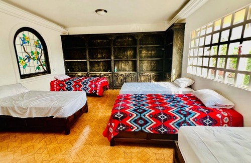Oaxaca Hostel | Taj Mahal Hostal And Restaurant