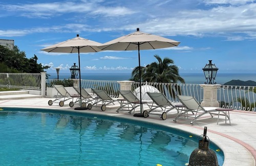 Las Brisas Villa | VILLA JADE LUXURY VILLA IN ACAPULCO WITH BEST STAFF AND VIEWS