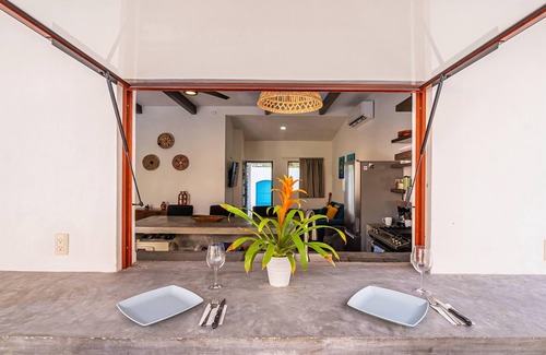 Emiliano Zapata House | Your own Private Oasis with Heated Saltwater Pool! 5 minute walk to beach/town