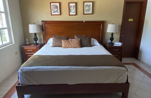 Alfredo V. Bonfil Bed & Breakfast | YurInn