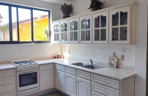 Ixtapa - Zihuatanejo Apartment | 1 Bedroom apartment, A/C, kitchen, 1 block from Playa La Ropa