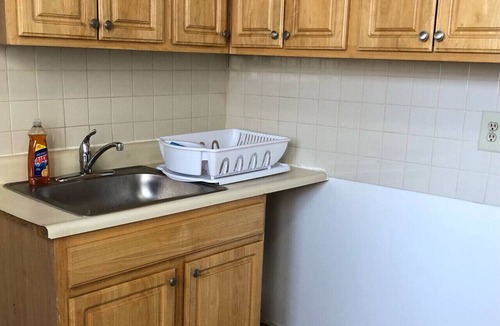 Perth Amboy Apartment | 1-bedroom apartment, private entrance, MetLife Stadium 35 minutes