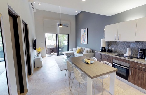 Gonzalo Guerrero Apartment | 1 Bedroom * HighSpeedConnection* Downtown quite & safe-5th ave steps away