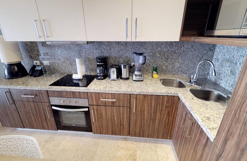 Gonzalo Guerrero Apartment | 1 Bedroom * HighSpeedConnection* Downtown quite & safe-5th ave steps away