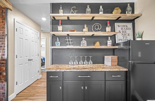 Aurora House | 10 min to DIA, Walk to the Gaylord!