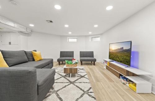 Fair Lawn House | 10Guests! Parking 1ST FLOOR-Duplex