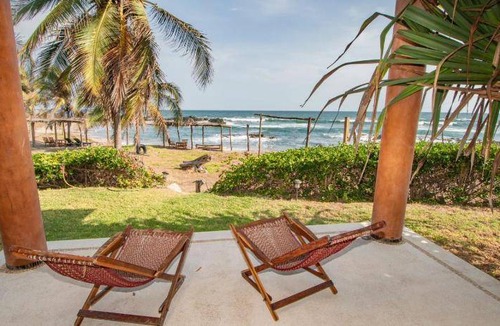 Petacalco House | 110 m² House ∙ 4 bedrooms ∙ 14 guests