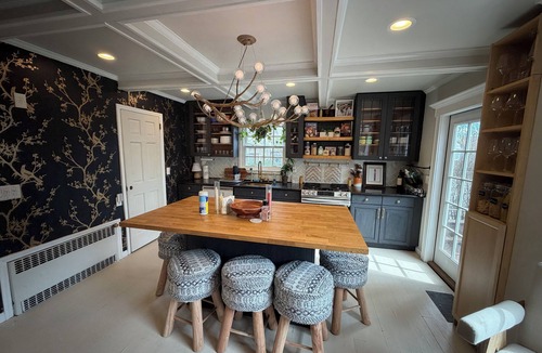 West Orange House | 15 min. to WORLD CUP. 30toNYC. HOT TUB & DRIVER. Sleep 6-8. 3BR Luxury Home with
