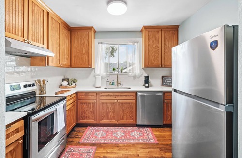 Riverside Apartment | 1BR Historic Riverside Gem | Close to Hospitals