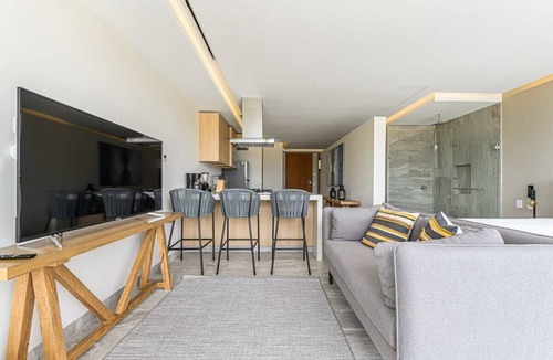 Downtown San Jose del Cabo Apartment | 1BR Rooftop & Pool in Cardinal