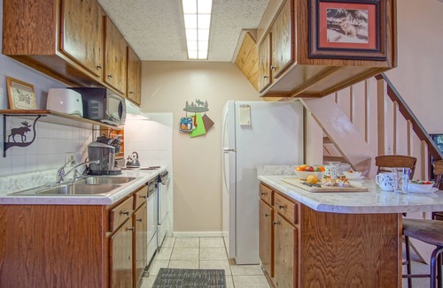 Edray Condo | 1Br: Studio Loft Ridgewood 59 Wood Fireplace, Washer and Dryer Full Kitchen