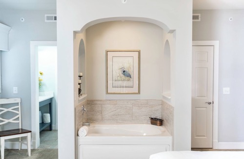 Lackey Resort | 2-bedroom 2 1/2 bath in peaceful Williamsburg with pools and fitness center