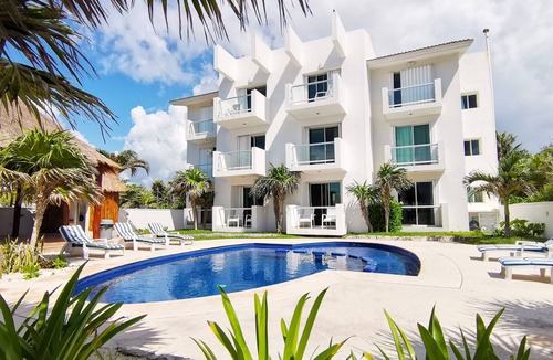 Akumal Condo | 2 Bedroom (3 beds) Beachfront Condo Akumal 201