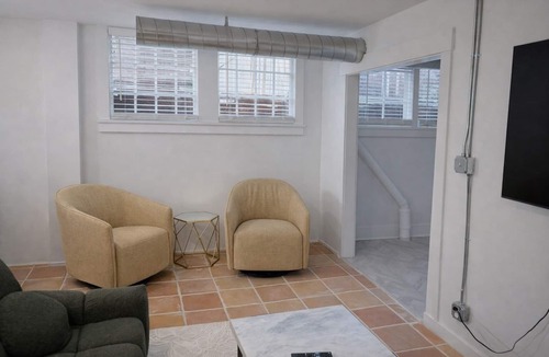 Durham Apartment | 2-bedroom garden apartment in downtown Durham, across from Duke’s East campus