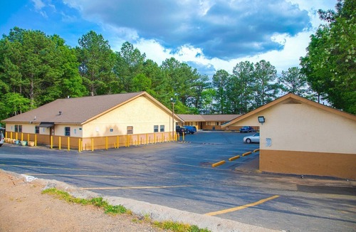 Candler-McAfee Apartment | 2 Full Beds|Non-Smoking