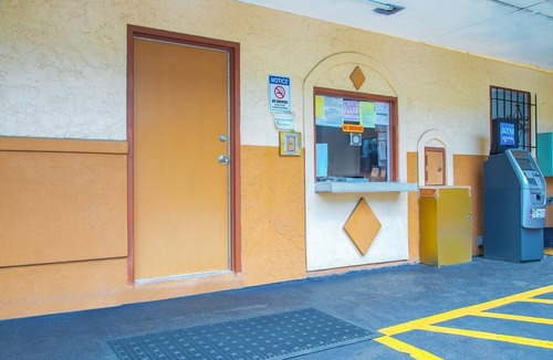 Candler-McAfee Apartment | 2 Full Beds|Non-Smoking
