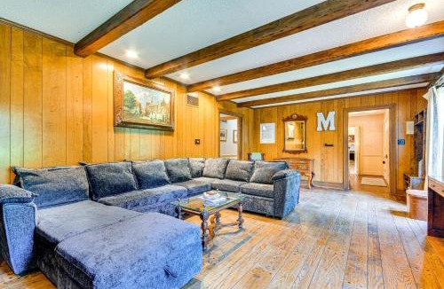 Thomasville House | 2 Mi to Main St Thomasville: Family Home w/Games