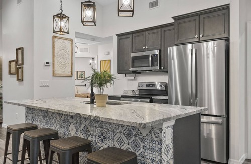 St. Augustine House | 2 Primary EnSuites, HOT Tub, Firepit, Hammock, Min to St Augustine, DOG-Friendly