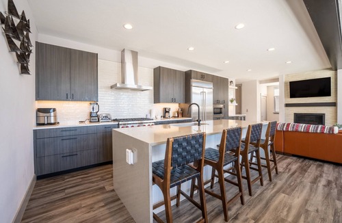 Keystone House | 2 Private Balconies, Hot Tub, Mountain Views, 1/2mi to lifts/golf/village