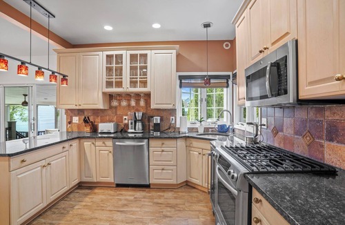 Point Pleasant Beach House | 2 short blocks to the beach. FULLY RENOVATED HOUSE WITH NEW HOT TUB.