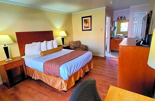 Bertsch-Oceanview Hotel | 2-Star Hotel ∙ Best Western Plus Northwoods Inn