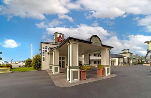 Bertsch-Oceanview Hotel | 2-Star Hotel ∙ Best Western Plus Northwoods Inn