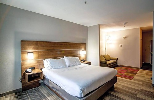 La Plata Hotel | 2-Star Hotel ∙ Holiday Inn Express La Plata, an IHG Hotel