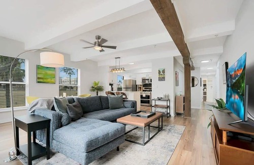 Downtown Historic District Apartment | 2 Steps to Ice Plant, Apt in Downtown St. Aug