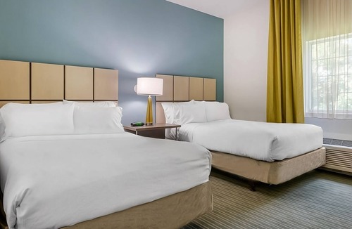 Biggar Hotel | 2 Units | 2 Double Beds Each | On-site Pool