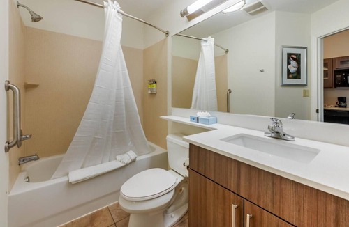 Biggar Hotel | 2 Units | 2 Double Beds Each | On-site Pool