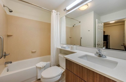 Biggar Hotel | 2 Units | 2 Double Beds Each | On-site Pool