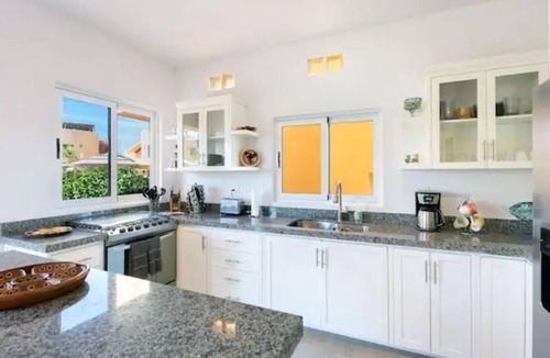El Pescadero Condo | 2A, Cerritos, brand new condo steps from the ocean