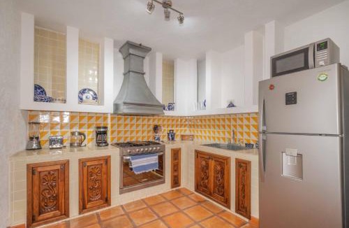 Colonia San Antonio House | 2bd Charming Colonial Home With Terrace View