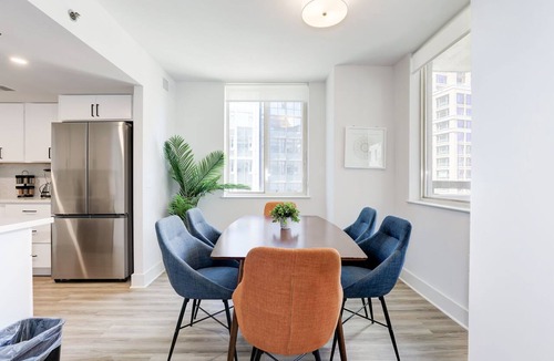 Crystal City Apartment | 2BR Modern Apartment Near DC & Airport
