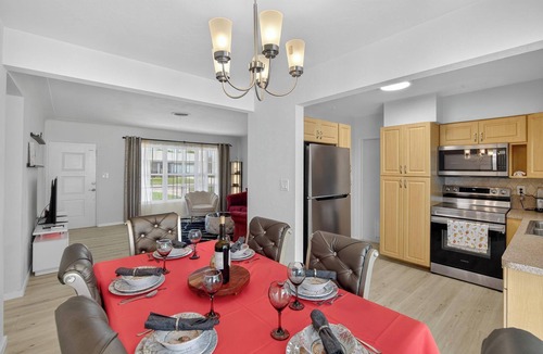 Crossroads Area House | 3/2 Oasis w/Private Heated Pool, Spa + Office. 8 Min to Beach. Pet Friendly!