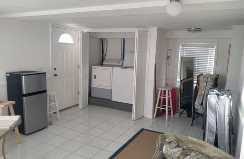 Nettles Island House | 3 bdrm 3 bath w separate apt. Nettles isle resort, priv. beach, deck, sleeps 10