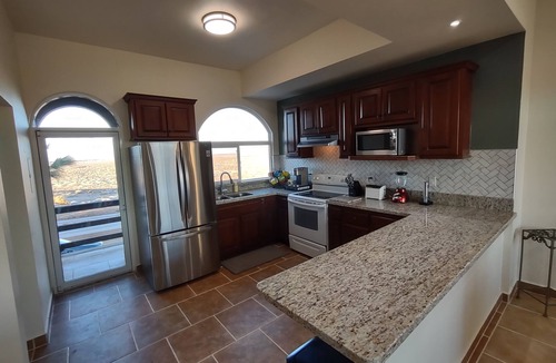 Las Conchas House | *3 Bedroom/2 KING Suites/3.5 Bathroom - Rooftop with Beautiful Ocean Views