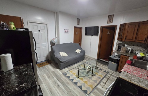Irvington Apartment | 3-bedroom 3 bathroom apartment in delightful Irvington, Free WiFi/Free Parking