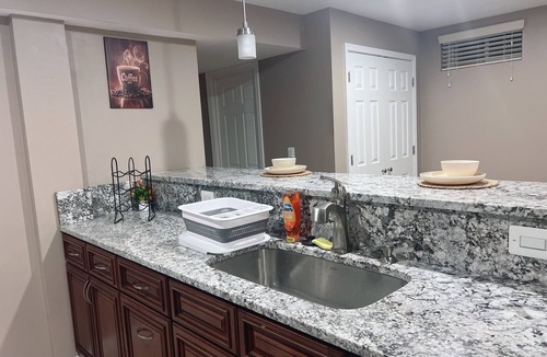 Montclair House | 3-bedroom apartment in Woodbridge close to shopping centers, Quantico and DC
