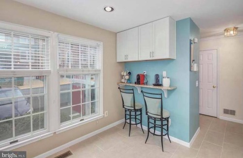 Springfield House | 3-bedroom townhome in peaceful Springfield with WiFi, AC
