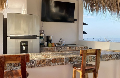 Puerto Angel Villa | 3 Bedroom Villa with Rooftop Plunge Pool, Starlink Wi-Fi