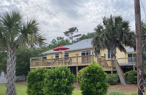 Emerald Isle House | 3 BR, 2 Bath home in Emerald Isle! Golf cart, beach chairs & Shibumi included!
