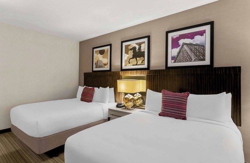 Downtown Baltimore Hotel | 3 Downtown Rooms | Short Drive to Baltimore Museum of Art and National Aquarium