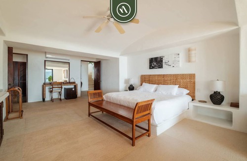 Ixtapa House | 300 m² House ∙ 4 bedrooms ∙ 16 guests