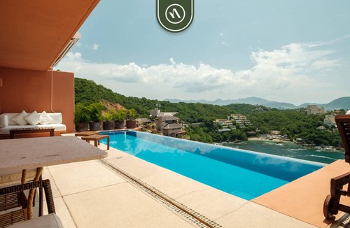 Ixtapa House | 300 m² House ∙ 4 bedrooms ∙ 16 guests