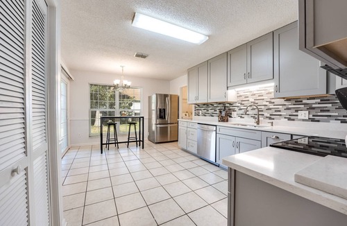 Fleming Island House | 3BR Dog-Friendly Home w/Fenced Yard Near Park & Doctor's Lake